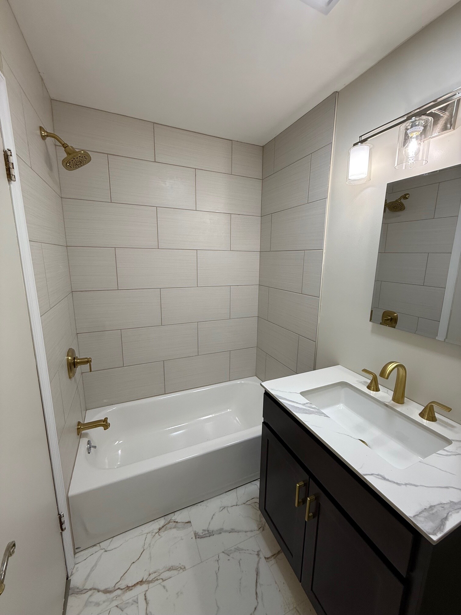 Main Bathroom - 4387 NY-32