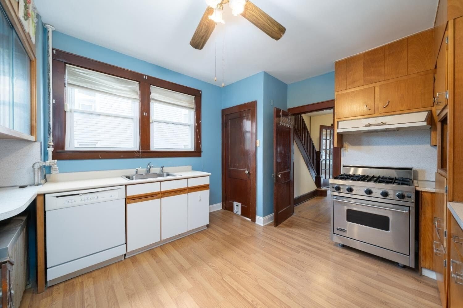 Building Photo - 351 Somerset St