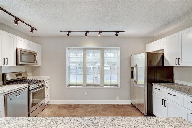 Building Photo - 6009 Avery Island Ave