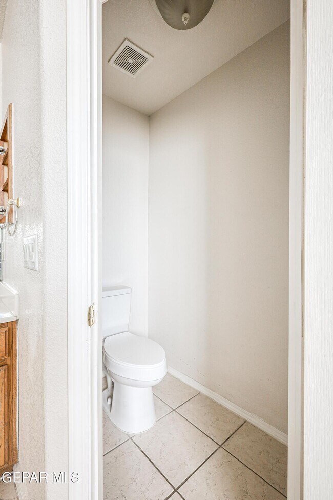 Building Photo - 4733 R L Shoemaker Dr