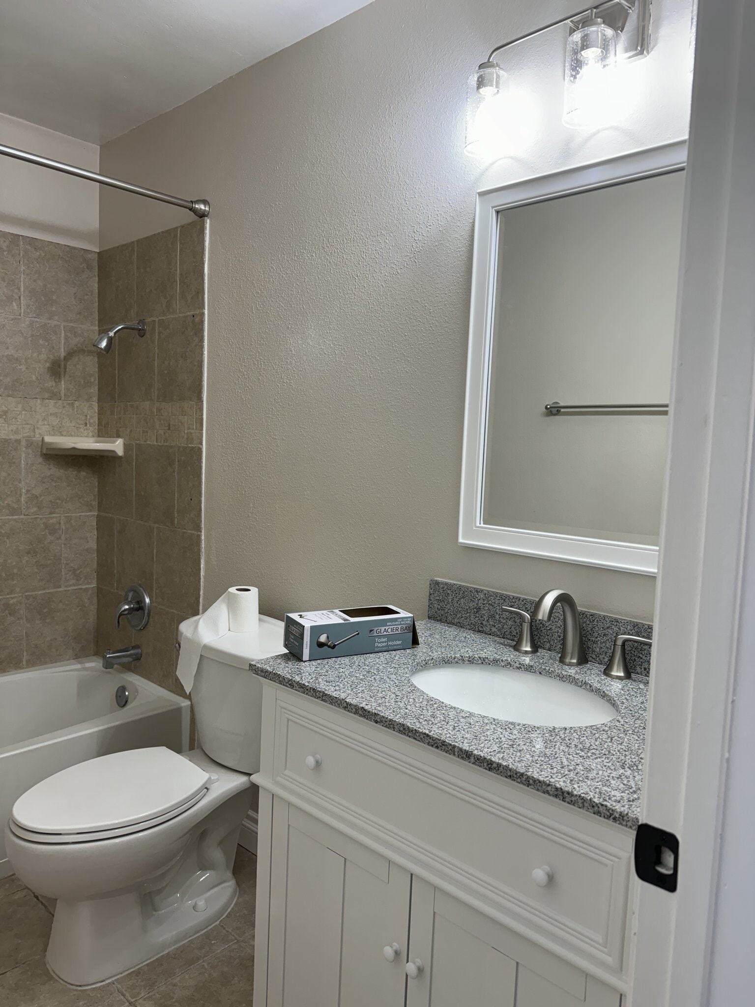 Building Photo - 465 S Ranch View Cir