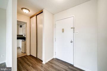 Building Photo - 205 Yoakum Pkwy