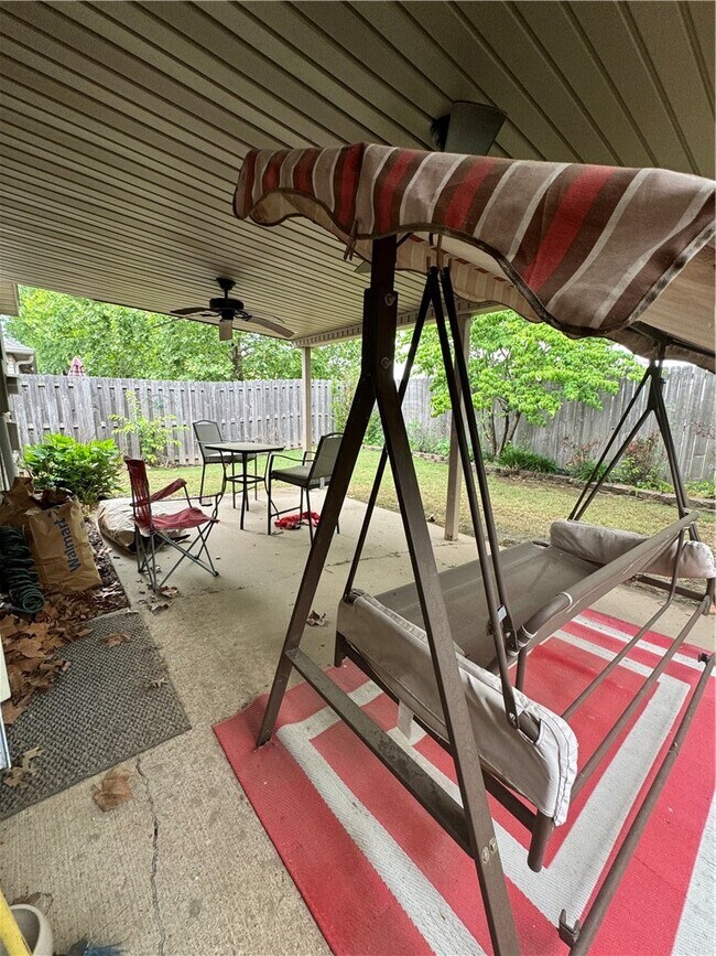 Building Photo - 82 E Cydnee St