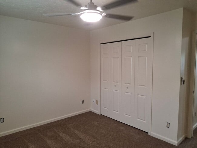 Building Photo - 122 Alderman Dr