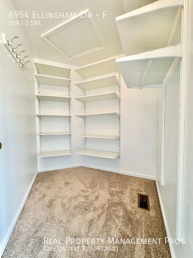 Building Photo - 6954 Ellingham Cir