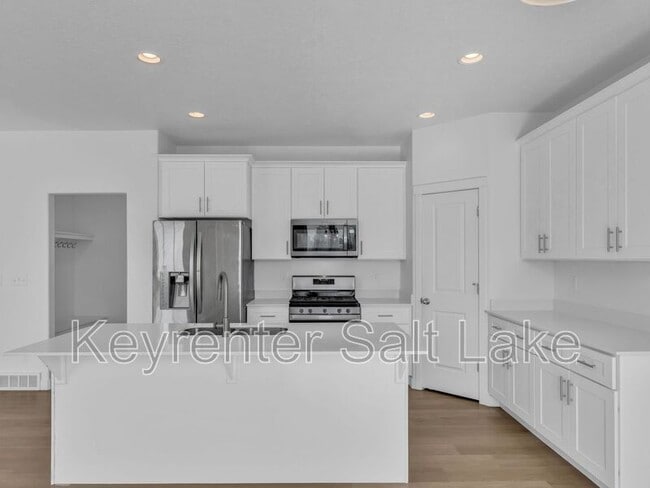 Building Photo - 8729 Park Slope Ln