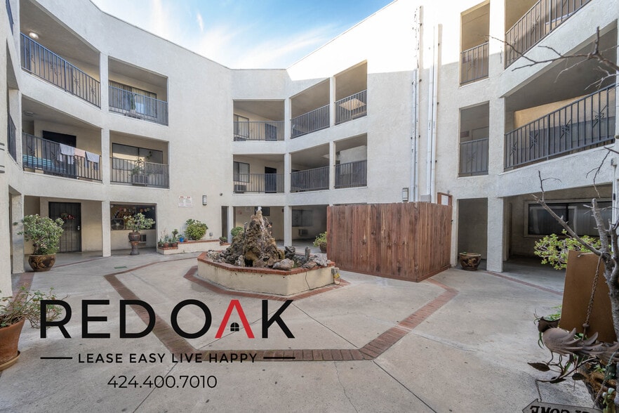 Building Photo - 2448 N Eastern Ave