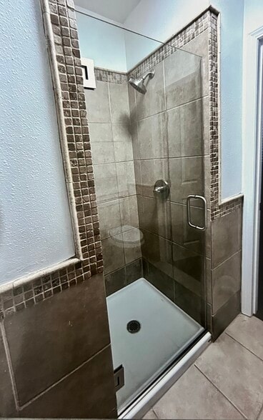 Shower in the bathroom - 4539 W 167th St