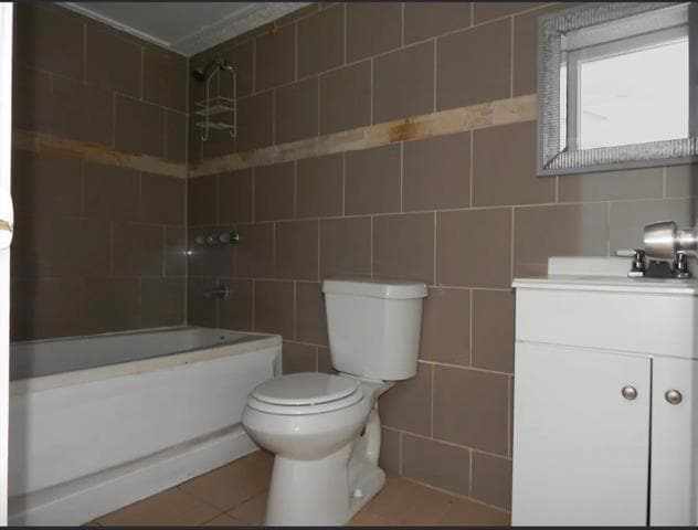Building Photo - 6715 Whiteridge Dr