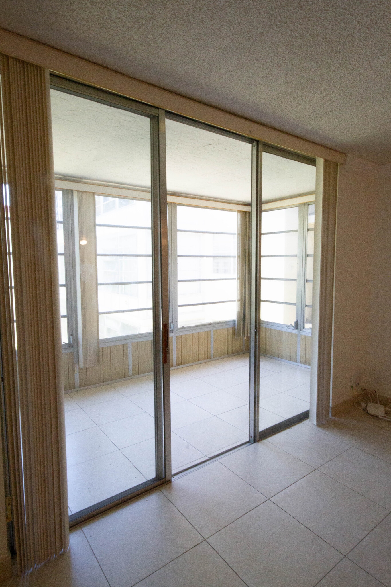 Florida Room - 3000 NW 48th Ter