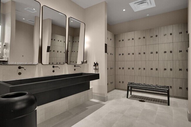 Building Photo - 159 NE 6th St