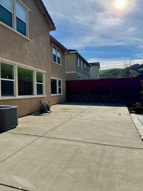 Building Photo - 2544 Tomales Bay Dr