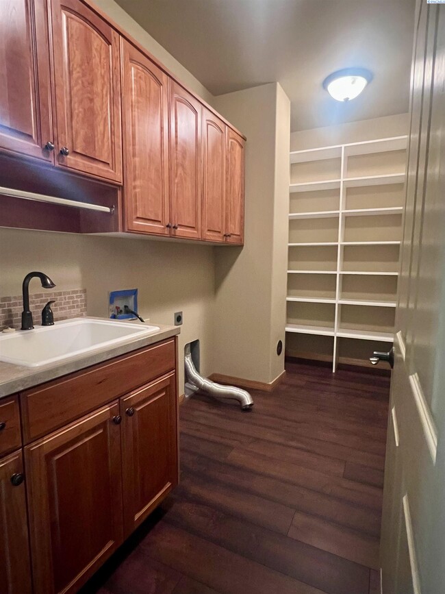 Building Photo - Riverwalk Village Condo