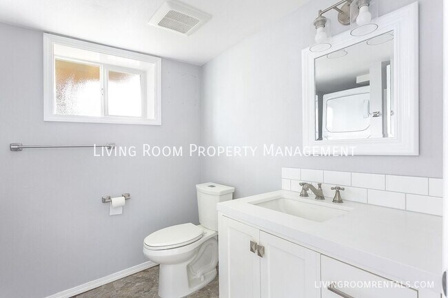 Building Photo - 4124 SE 11th Ave