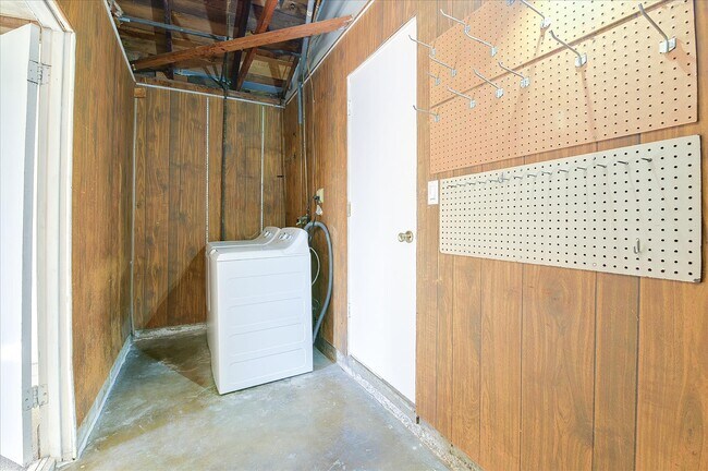 Building Photo - 12931 Morene St