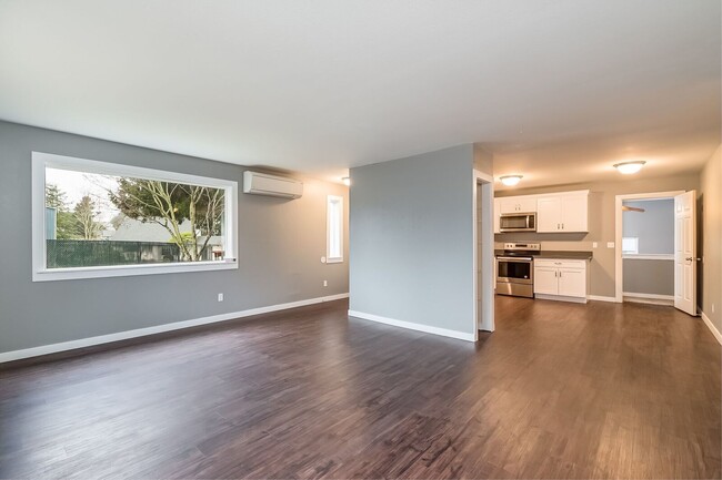 Building Photo - Beautiful, Spacious 4-bedroom home in Ferndale!