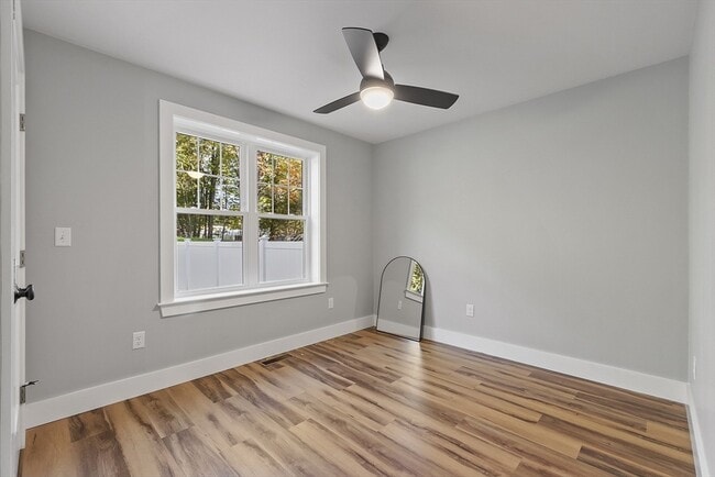 Building Photo - 18 Buttonwood Pl