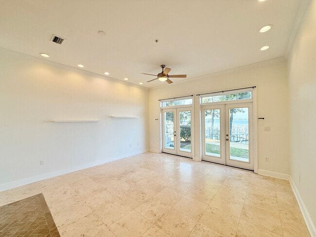 Building Photo - 3-Level Waterfront Townhome