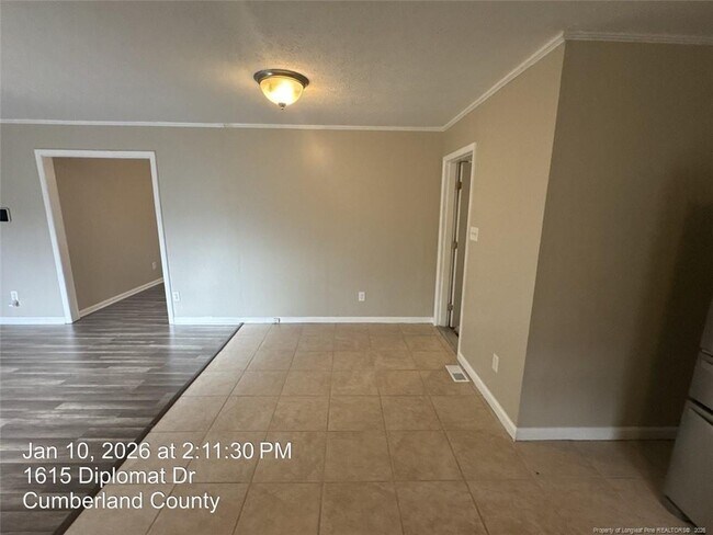 Building Photo - 1615 Diplomat Dr