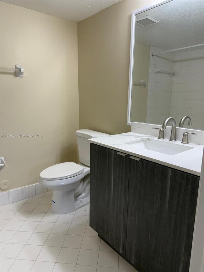 Building Photo - 1261 SE 31st Ct