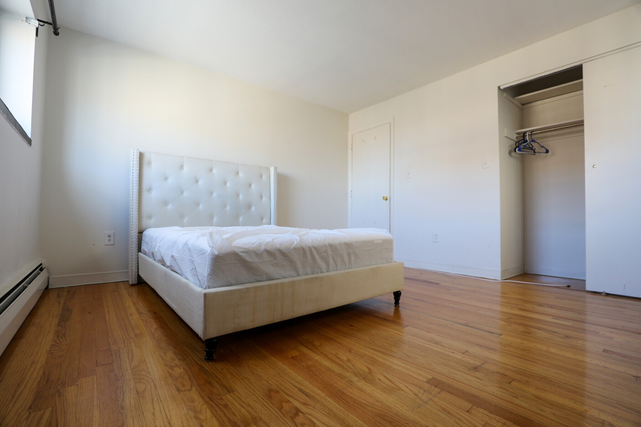 Building Photo - 239 Kelton St