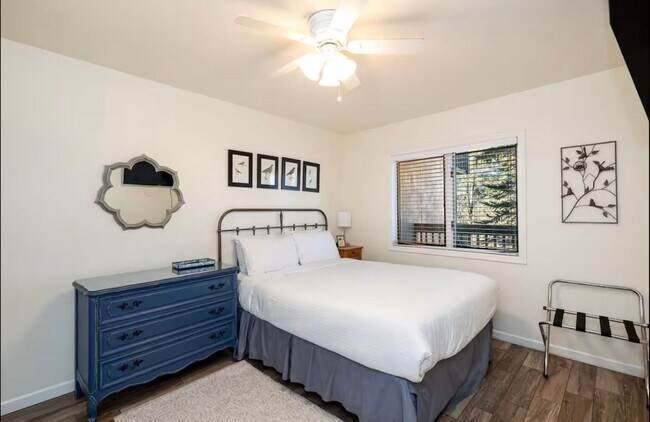 Building Photo - Country Club Comfort | 1BR Condo + W/D + Balcony