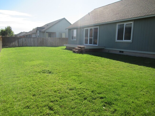 Building Photo - Nice 3 Bed, 2 Bath Home!