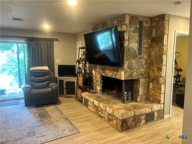 Building Photo - 5310 Lakeaire Blvd