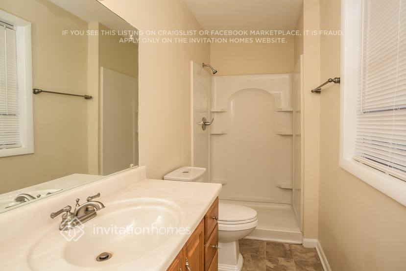 Building Photo - 1621 Wesley Way NW