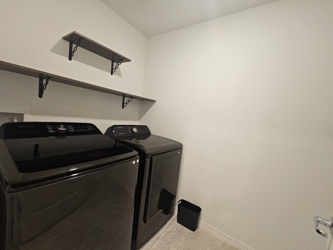 Building Photo - 3928 Capri Coast Dr