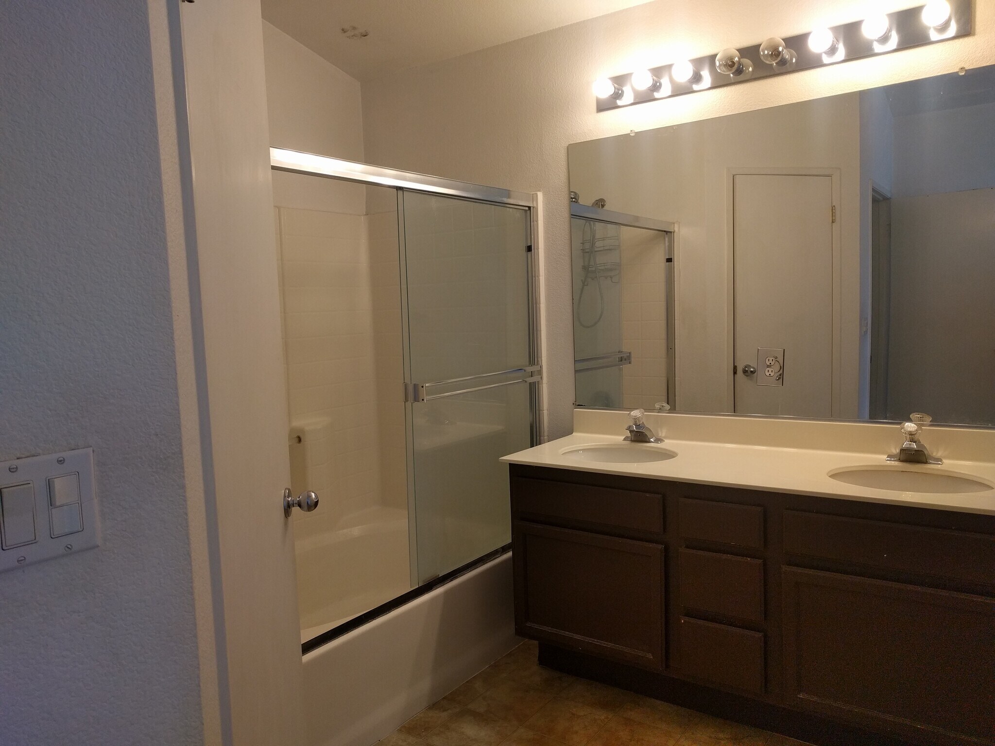 Building Photo - 5674 Impatiens Cmn