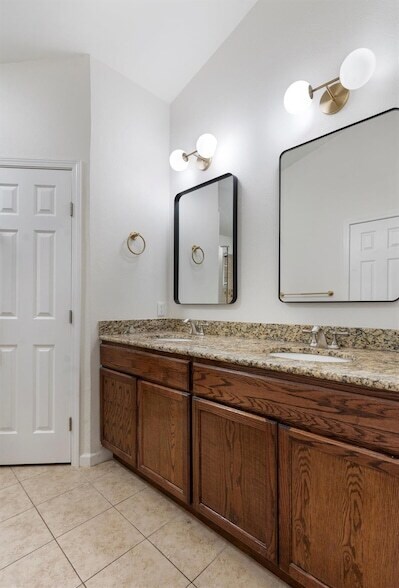 Building Photo - 2419 Ashley Way