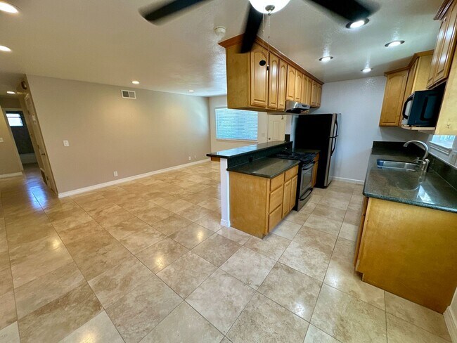 Building Photo - Remodeled Condo Near Transit