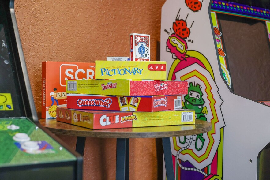 Building Photo - 8922 Hetherington Dr