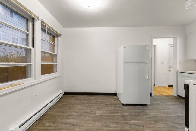 Building Photo - 6614 E Burnside St