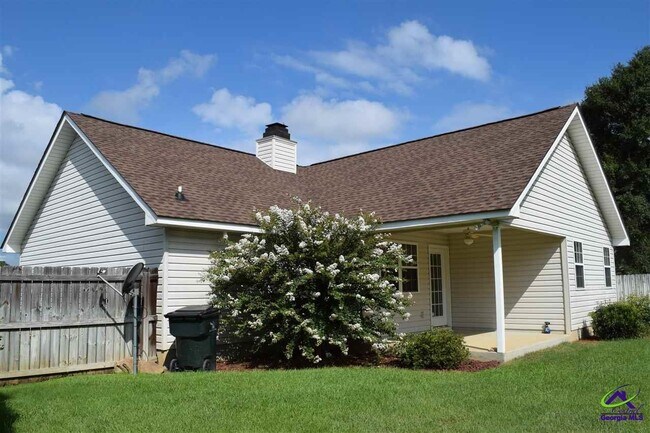 Building Photo - 219 Deer Track Ct
