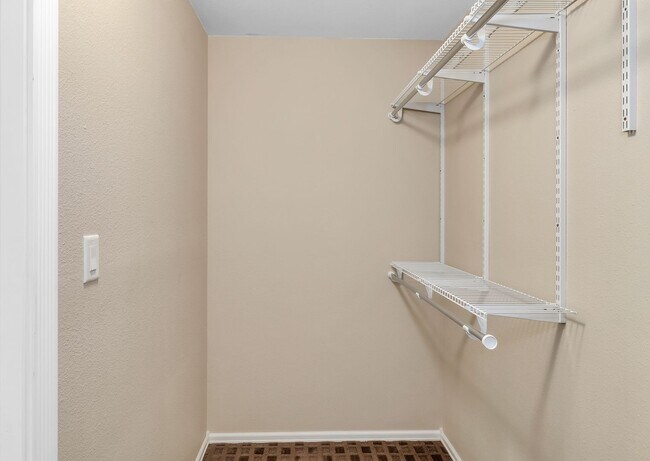 Building Photo - 2245 Idella Ct