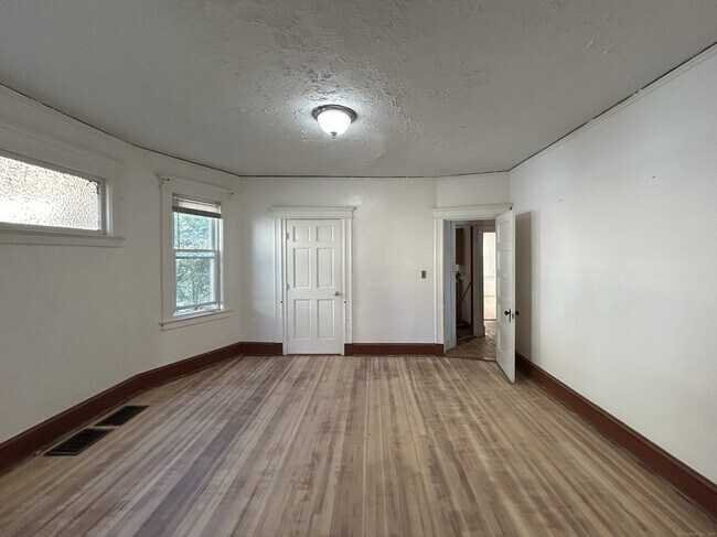 Building Photo - 40 Cabot St