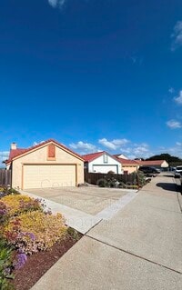 Building Photo - 161 Pebble Pl