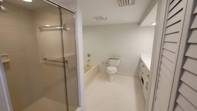 Building Photo - 2480 Presidential Way