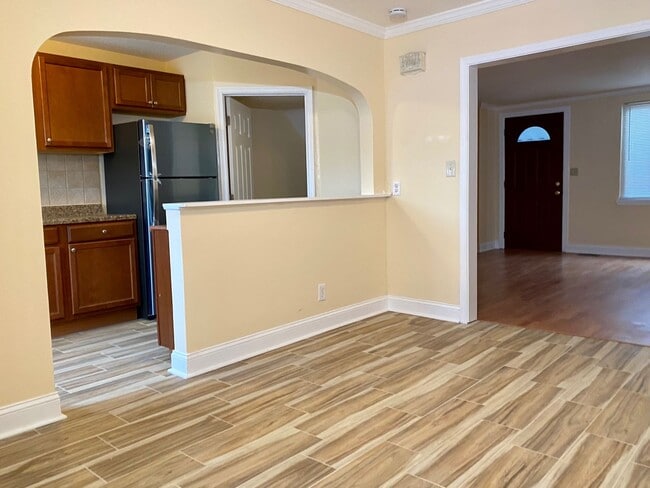 Building Photo - Charming 3 Bedroom/1.5 Bathroom Townhome in Parkville, MD!