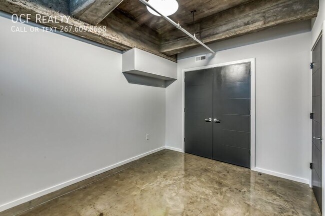 Building Photo - 4800 Brown St