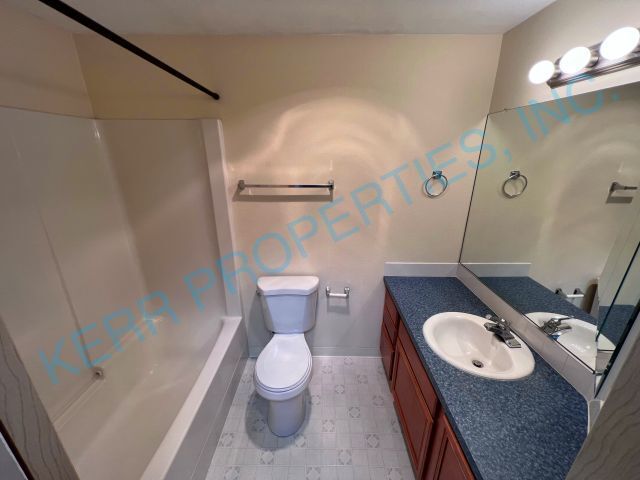 Building Photo - 1 Bd / 1.5 Bth - Skylight - Gas Fireplace ...
