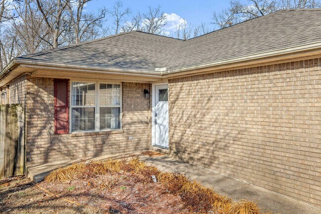 Building Photo - 1 Iris Way