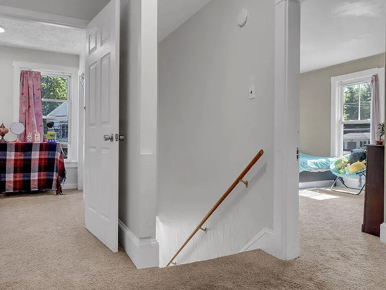 Building Photo - 280 Main St