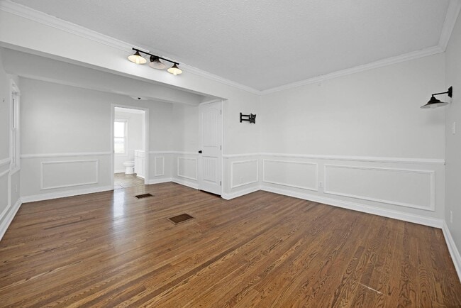 Building Photo - 180 White Mills Glendale Rd W