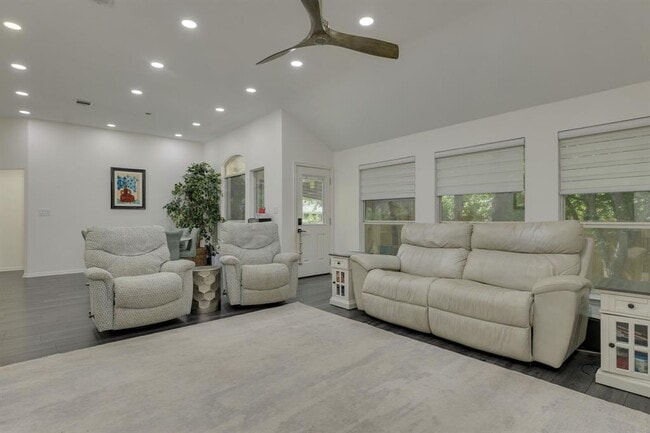 Building Photo - 8908 Pepper Rock Dr