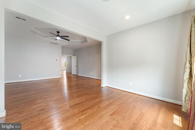Building Photo - 42524 Rowderbury Square