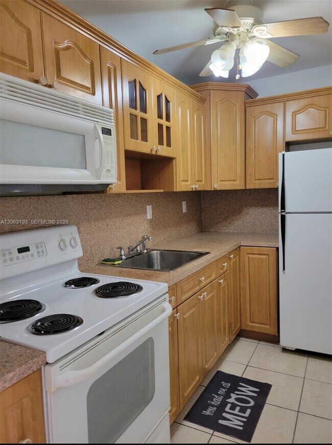 Building Photo - 3881 W Flagler St