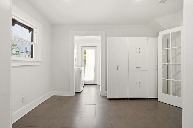 Building Photo - FALL IN LOVE with Craftsman Style Living!